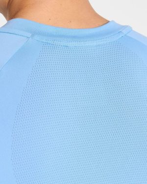 Attain Seamless Long Sleeve T Shirt - Sports Blue: The Ultimate Performance Essential