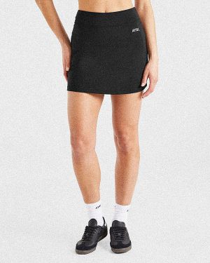 Courtside Skort - Black: The Ultimate Active Wear Solution