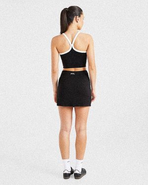 Courtside Tank Top - Black: The Ultimate Athleisure Essential