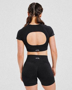 Adapt Seamless Crop Top - Black: The Ultimate Workout Essential