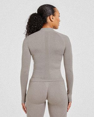 Empower Seamless Full Zip Jacket - Taupe: The Ultimate Gym Companion
