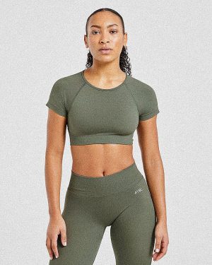 Adapt Seamless Crop Top - Green: The Ultimate Performance Fit