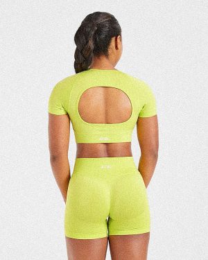 Adapt Seamless Crop Top - Lime Green: The Ultimate Summer Workout Essential
