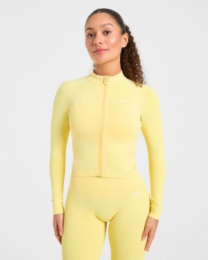 Enhance Seamless Jacket - Bright Yellow: The Ultimate Sculpting Gym Essential