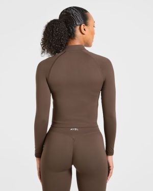 Enhance Seamless Jacket - Brown: The Ultimate Sculpting Gym Essential