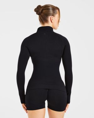 Essential Seamless 1/2 Zip Pullover - Black: The Ultimate Sculpting Layer