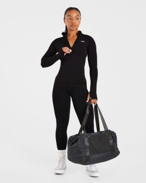 Essential Seamless Zip Jacket - Black: The Ultimate Performance Layer