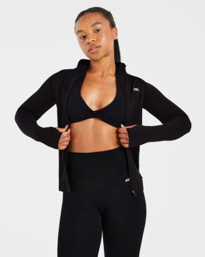 Essential Seamless Zip Jacket - Black: The Ultimate Performance Layer