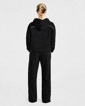 Form Hoodie - Black: The Ultimate Athleisure Essential