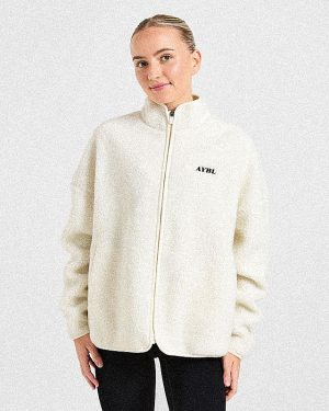 Oversized Zip Up Fleece Jacket - Cream: The Ultimate Cold-Weather Essential
