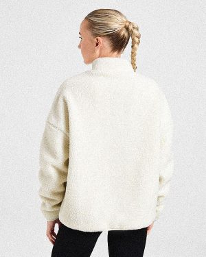 Oversized Zip Up Fleece Jacket - Cream: The Ultimate Cold-Weather Essential