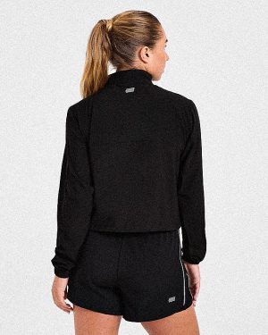 Run 1/2 Zip Jacket - Black: The Ultimate Lightweight Performance Layer