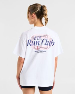 Run Club Oversized T-Shirt - White: The Ultimate Comfort & Style Statement
