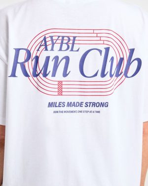 Run Club Oversized T-Shirt - White: The Ultimate Comfort & Style Statement