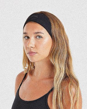 Seamless Headband - Black: The Ultimate Performance Accessory