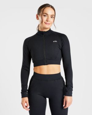 Simplicity Crop Jacket - Black: The Ultimate Active Rest Essential