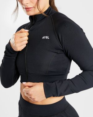 Simplicity Crop Jacket - Black: The Ultimate Active Rest Essential
