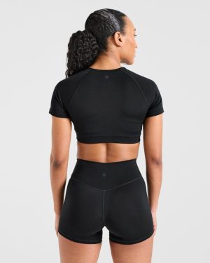 Staple Crop Top - Black: The Ultimate Sculpting Activewear Essential
