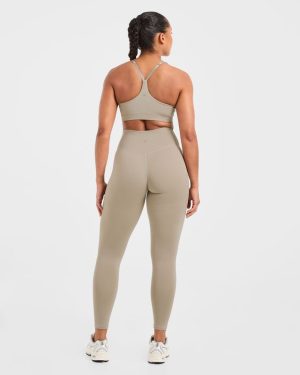 Staple Sports Bra - Muted Taupe: Engineered for Performance