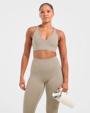 Staple Sports Bra - Muted Taupe: Engineered for Performance