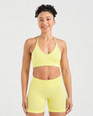 Adapt Seamless Sports Bra - Spring Yellow: The Ultimate Medium-Support Activewear Solution